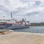 υπέροχη στο μαρμάρι με φανταστική θέα ! Kakogkioni