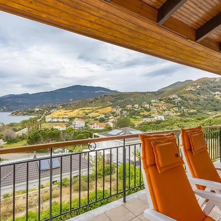 υπέροχη στο μαρμάρι με φανταστική θέα ! Holiday home