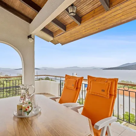 Holiday home υπέροχη στο μαρμάρι με φανταστική θέα ! Kakogkioni