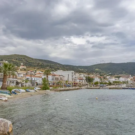 υπέροχη στο μαρμάρι με φανταστική θέα ! *