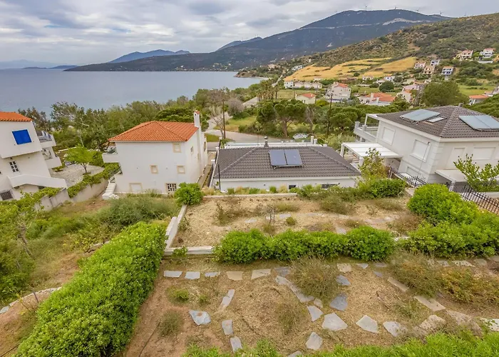 υπέροχη στο μαρμάρι με φανταστική θέα !